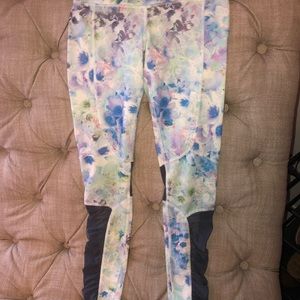 Women’s Alo Yoga Pants